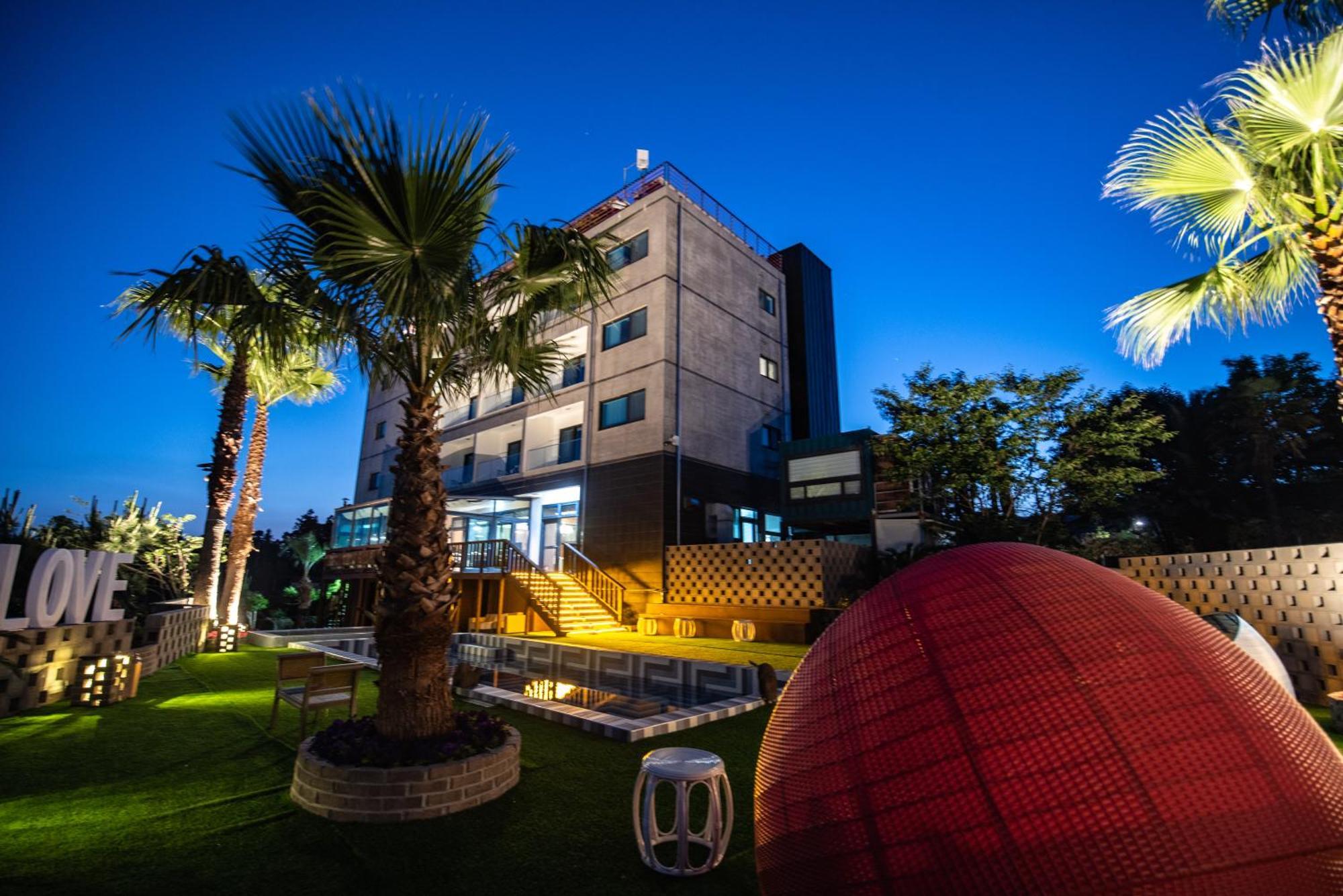 Jeju Bunkerhotel&Resort Seogwipo Bagian luar foto